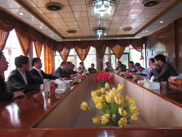 武大綠洲一行在枝江市政府會議室與政府相關領導洽談合作事宜