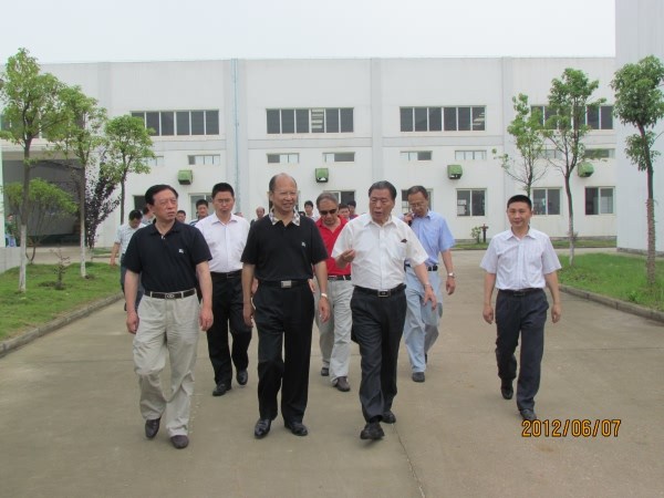 中國老科協(xié)宋樹友副會長(原農(nóng)業(yè)部副部長)一行6人考察武大綠洲生物技術(shù)有限公司